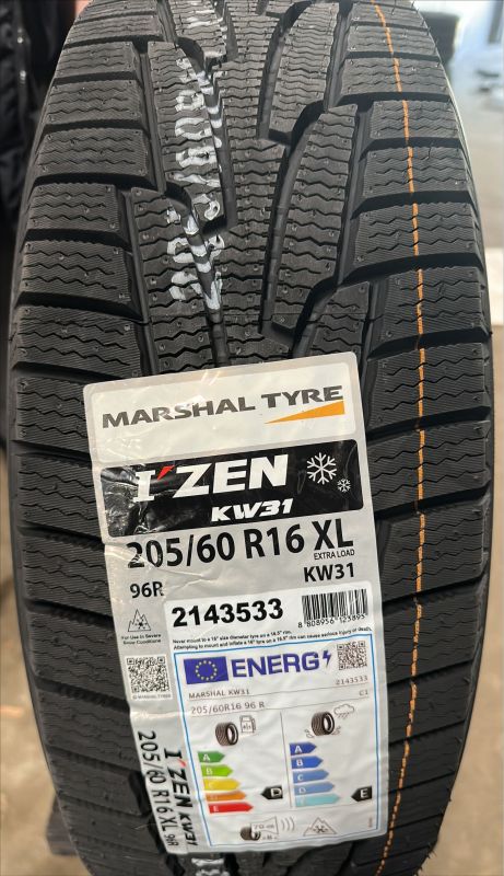 lamellrehv Kumho Izen KW31