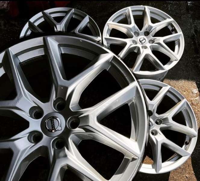 <font face='Tahoma'>vieglmetāla diski</font> Volvo Original