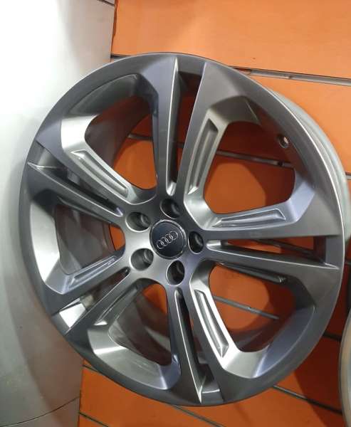 <font face='Tahoma'>vieglmetāla diski</font> Audi Original