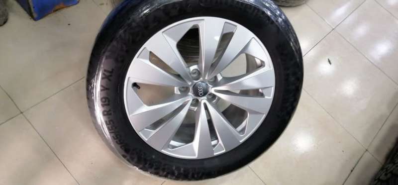 <font face='Tahoma'>vieglmetāla diski</font> Audi Q8 original