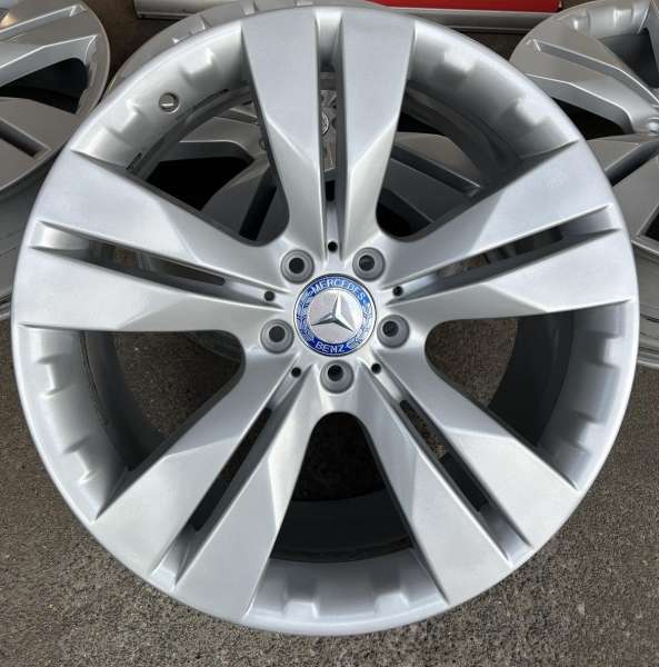 <font face='Tahoma'>vieglmetāla diski</font> Mercedes Benz Originaal