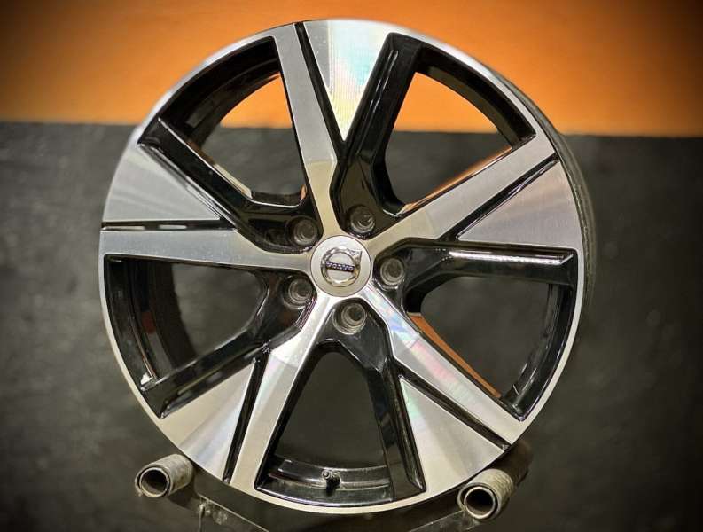 <font face='Tahoma'>vieglmetāla diski</font> Volvo Original