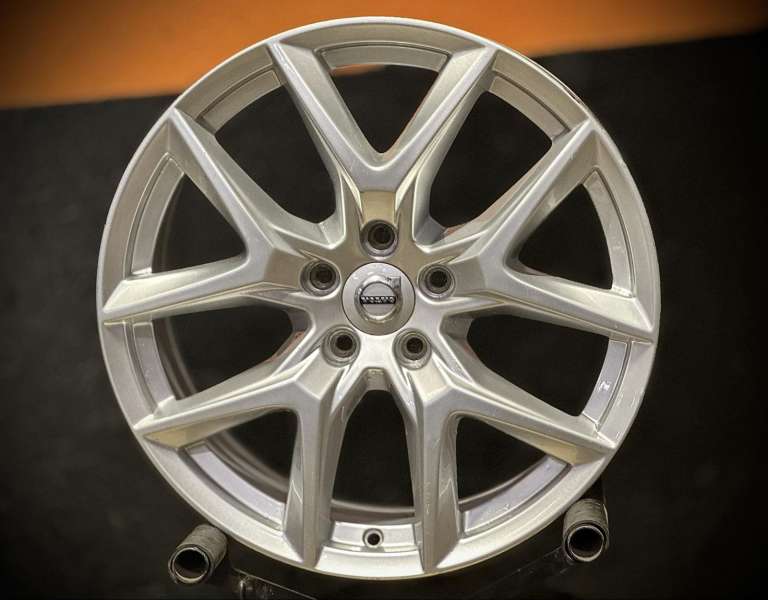 <font face='Tahoma'>vieglmetāla diski</font> Volvo Original