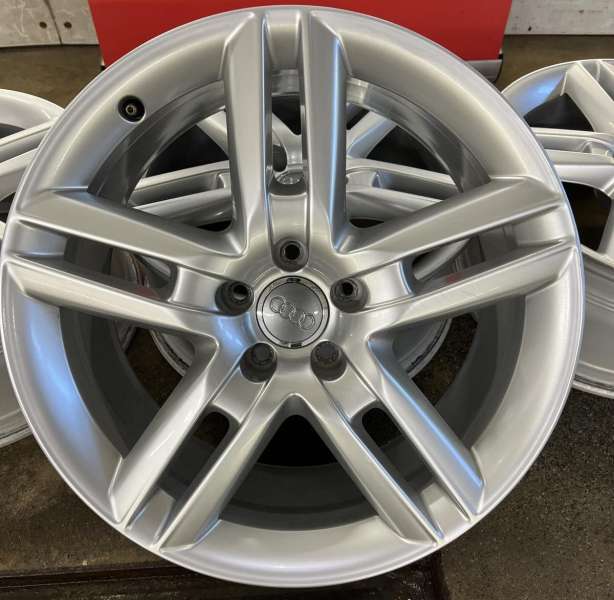<font face='Tahoma'>vieglmetāla diski</font> Audi Originaal