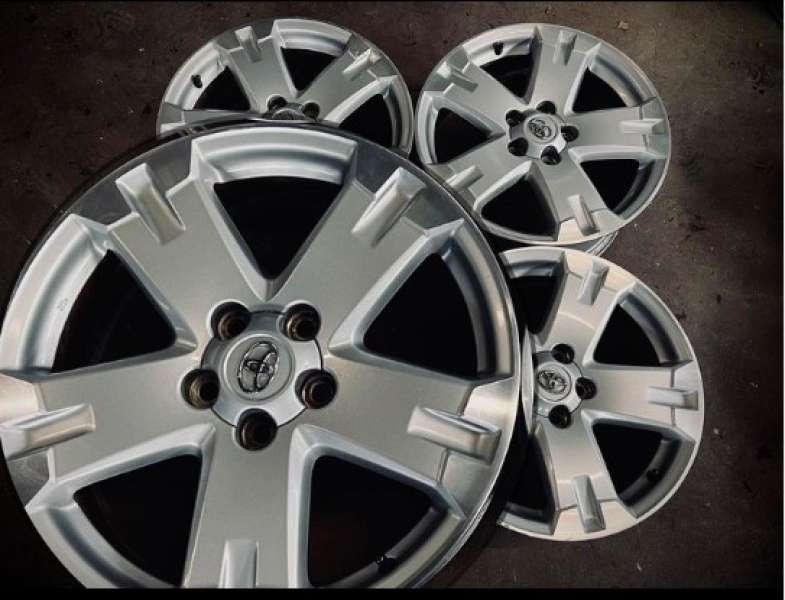 <font face='Tahoma'>vieglmetāla diski</font> Toyota Original