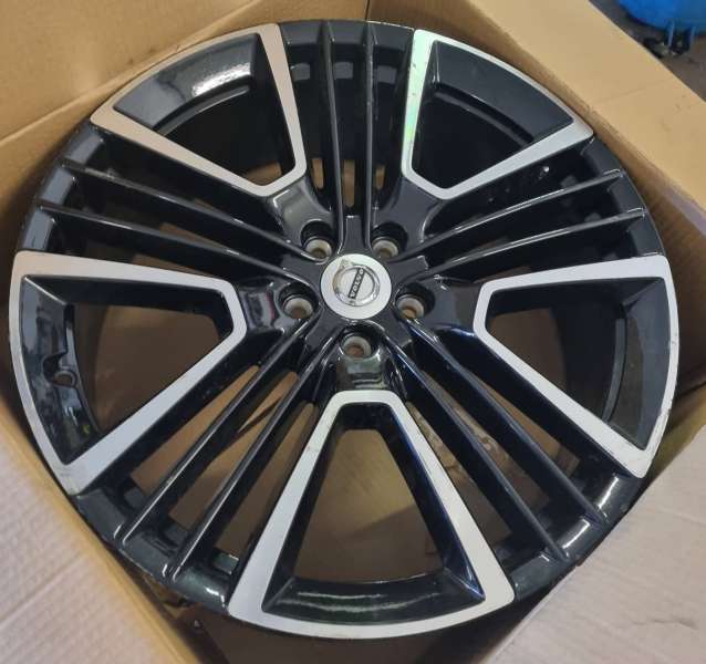 <font face='Tahoma'>vieglmetāla diski</font> Volvo Original