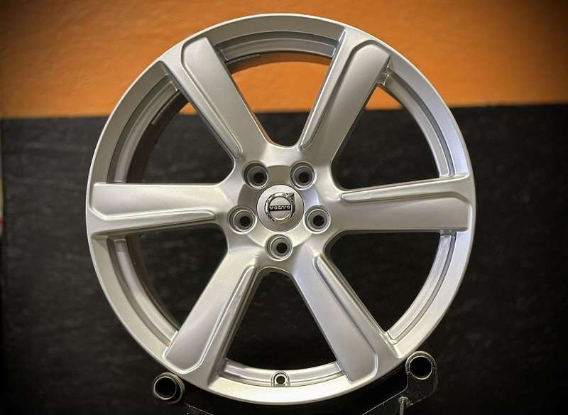 <font face='Tahoma'>vieglmetāla diski</font> Volvo Original