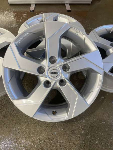 <font face='Tahoma'>vieglmetāla diski</font> Nissan Originaal