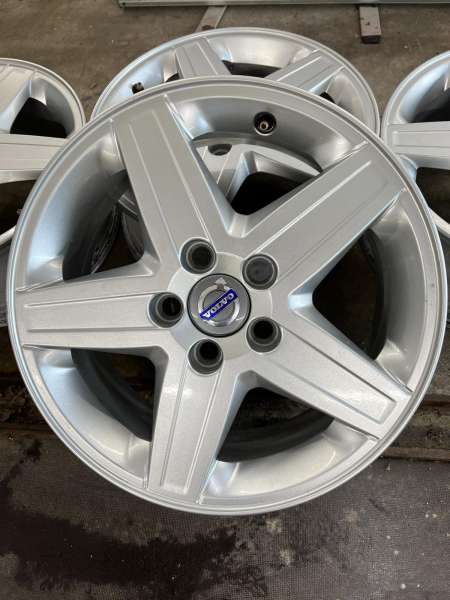 <font face='Tahoma'>vieglmetāla diski</font> Volvo Original