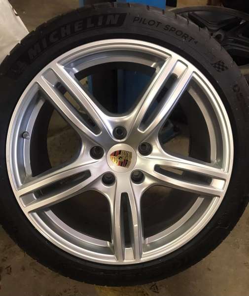 <font face='Tahoma'>vieglmetāla diski</font> Porsche Panamera original