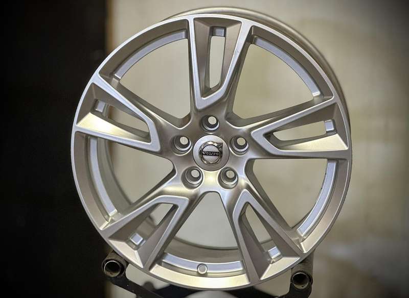 <font face='Tahoma'>vieglmetāla diski</font> Volvo Original