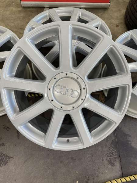 <font face='Tahoma'>vieglmetāla diski</font> Audi Q7 original