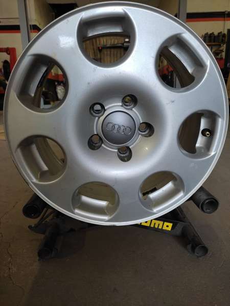 <font face='Tahoma'>vieglmetāla diski</font> Audi Original