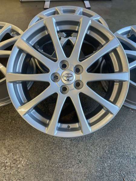 <font face='Tahoma'>vieglmetāla diski</font> Toyota Originaal